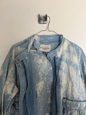 Acid Wash Light Blue Denim Jacket - M